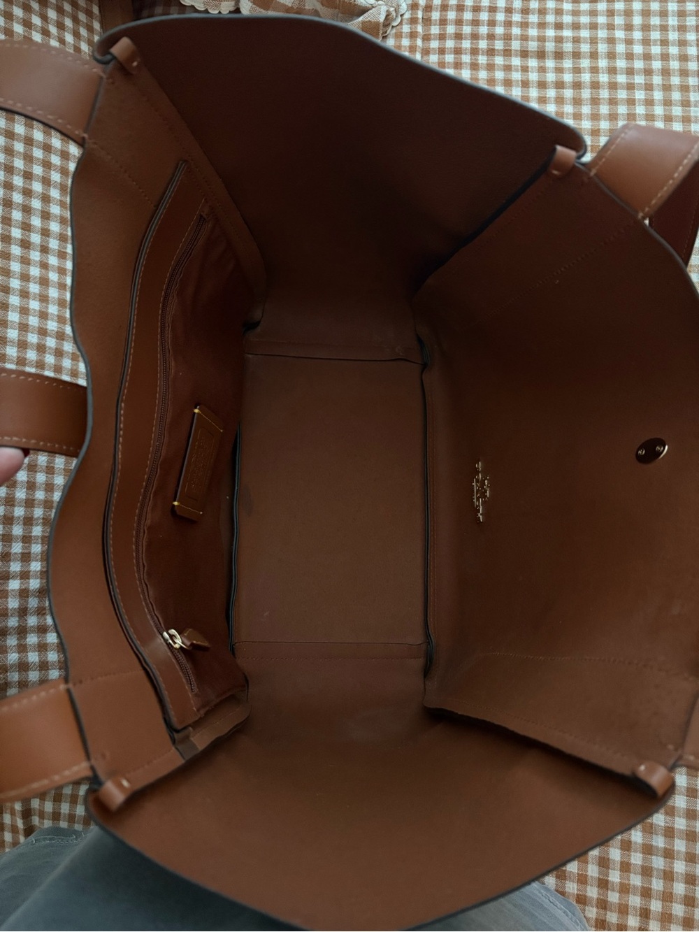 COACH Hadley Brown Leather Tote Bag - Turnlock Detail - Picture 9 of 12